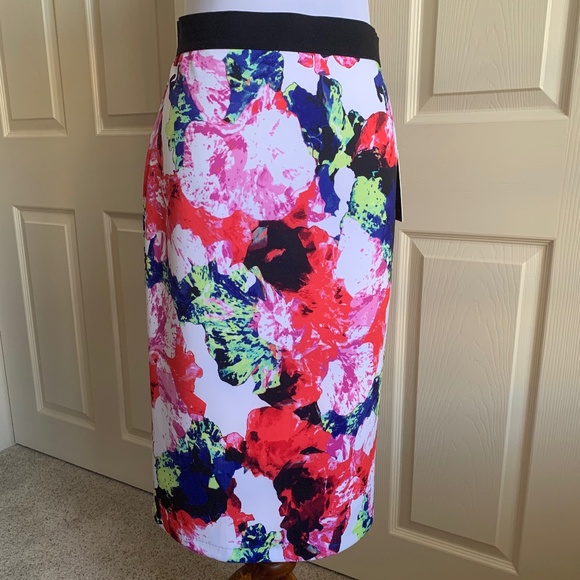 Milly Dresses & Skirts - Beautiful Abstract Floral Milly Midi Tube Skirt M